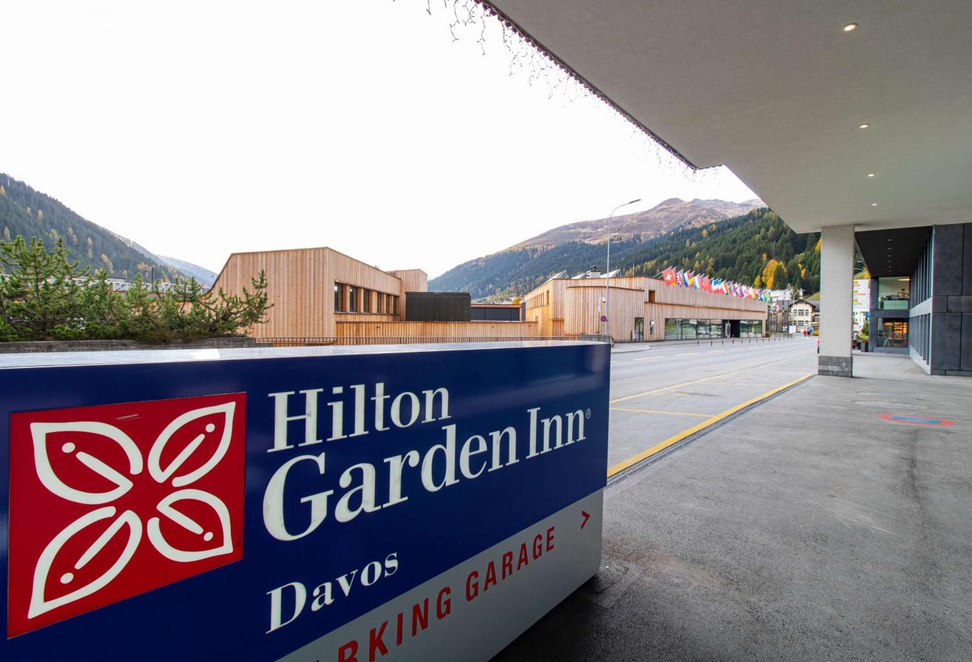 فندق هيلتون جاردن إن دافوس المظهر الخارجي الصورة