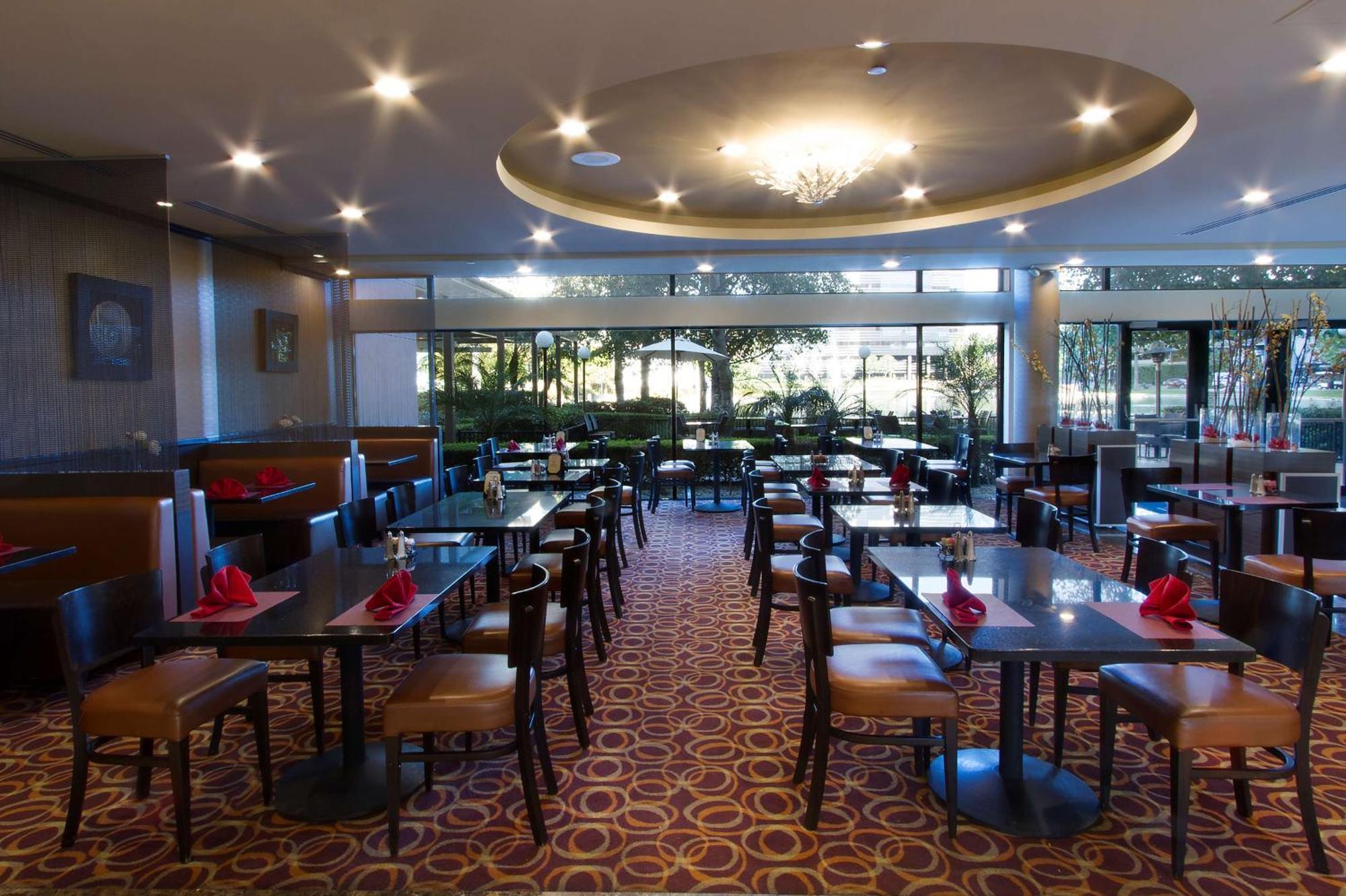 فندق سانتا أنا، كاليفورنيافي  فندق دبل تري باي هيلتون أورانج كاونتي إيربورت المظهر الخارجي الصورة