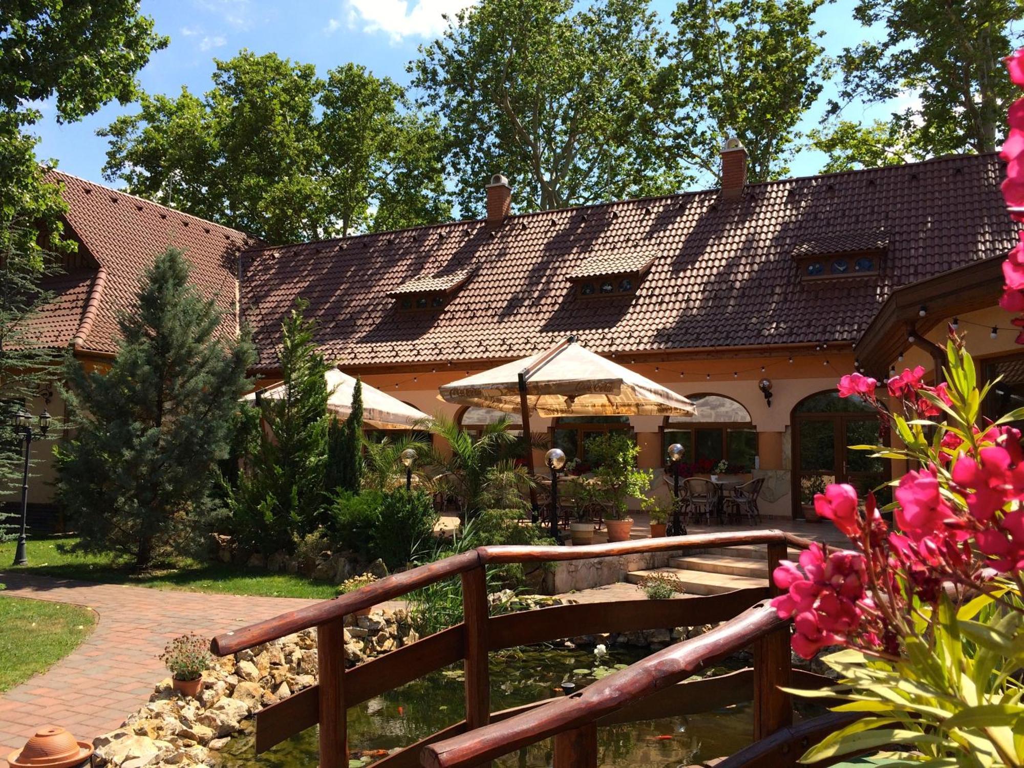 Hajdúszoboszló Platan Garden Rooms & Restaurant المظهر الخارجي الصورة