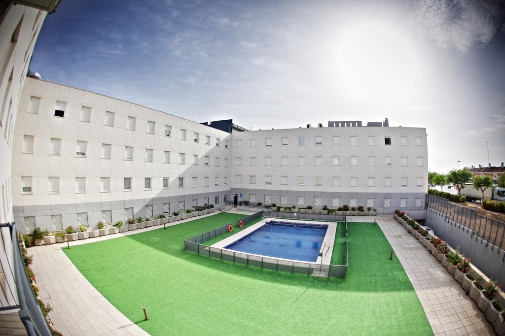 بورموخوس Apartamentos Vertice Sevilla Aljarafe المظهر الخارجي الصورة