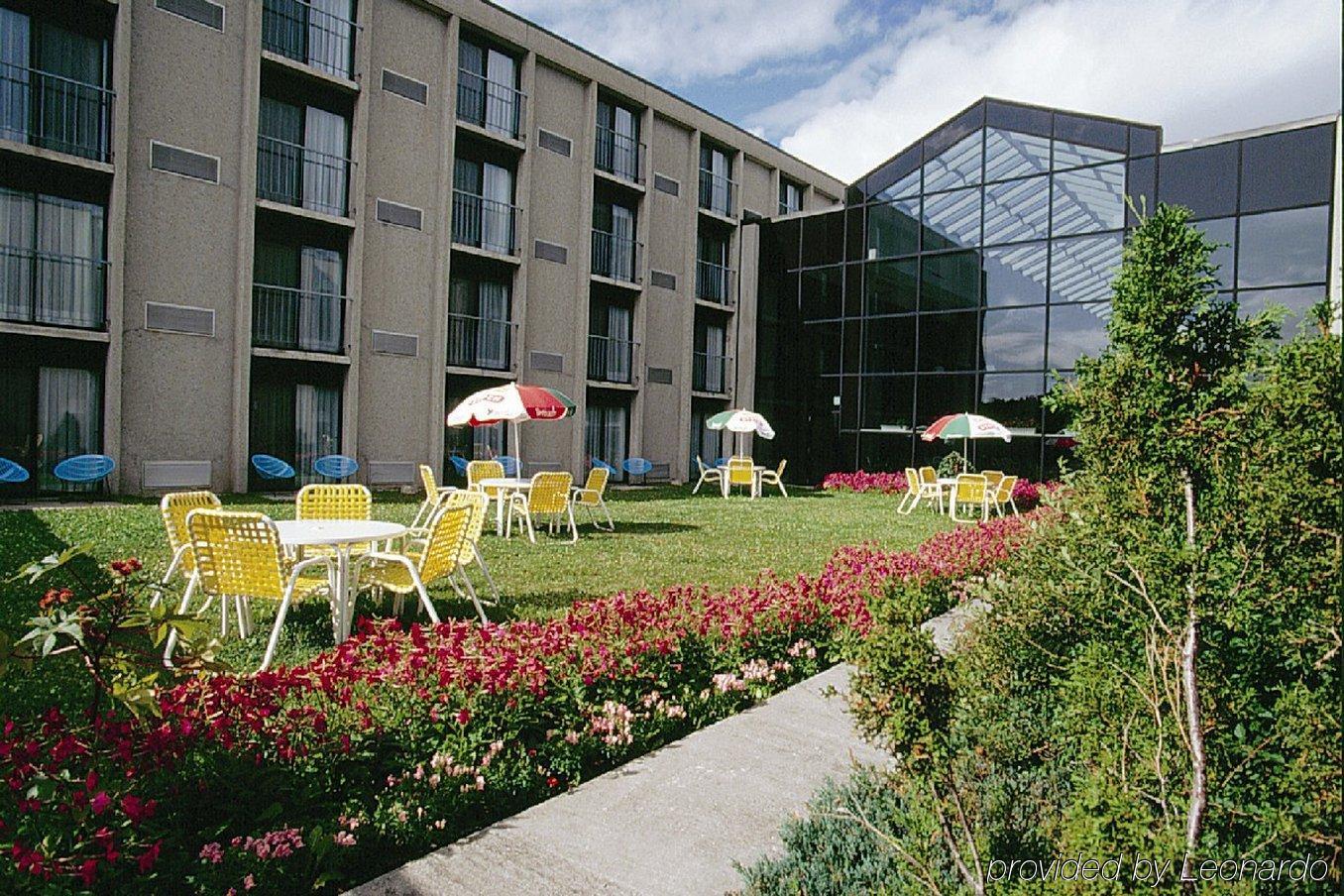 Chicoutimi La Sagueneenne - Hotel Et Centre De Congres المظهر الخارجي الصورة
