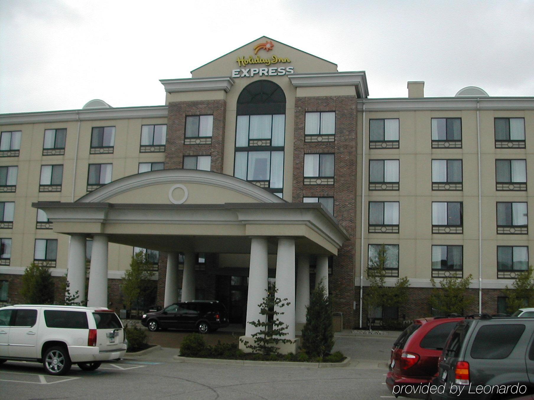 فندق ايريفي  فندق وأجنحة هوليداي إن إكسبريس إيري-ساميت تاونشيب المظهر الخارجي الصورة
