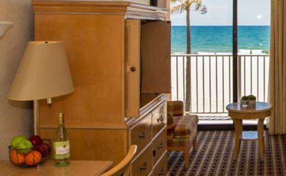لوديرديل باي ذا سي Florida Beach Hotels الغرفة الصورة