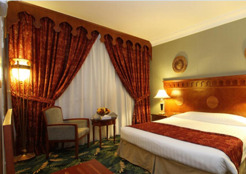 فندق المدينة المنورةفي  Ramada Madinah Al Hamra الغرفة الصورة