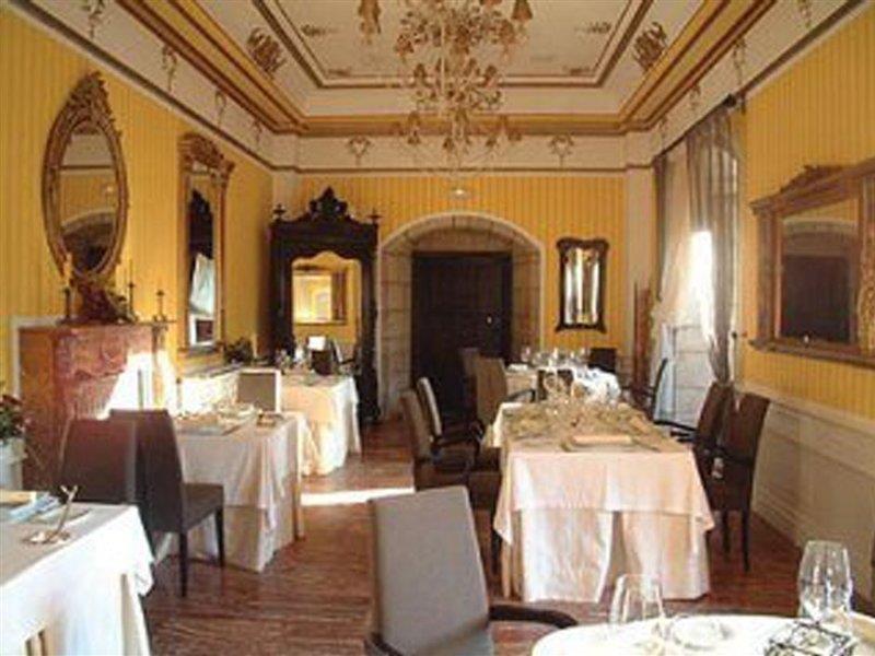 فندق Villacarriedoفي  أبا بالاتشيو دي سونانيس المطعم الصورة