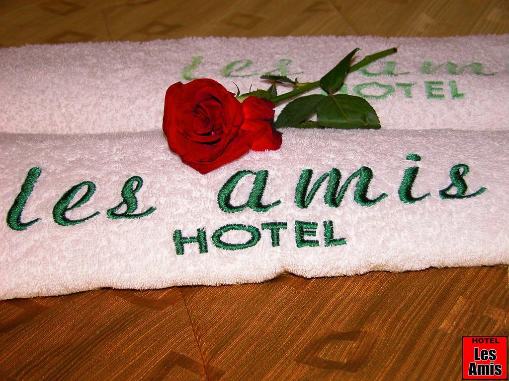Vári Hotel Les Amis المظهر الخارجي الصورة