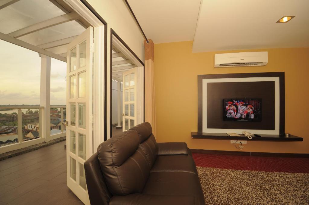 كوتا بْهارو Khalifa Suites Hotel & Apartment المظهر الخارجي الصورة