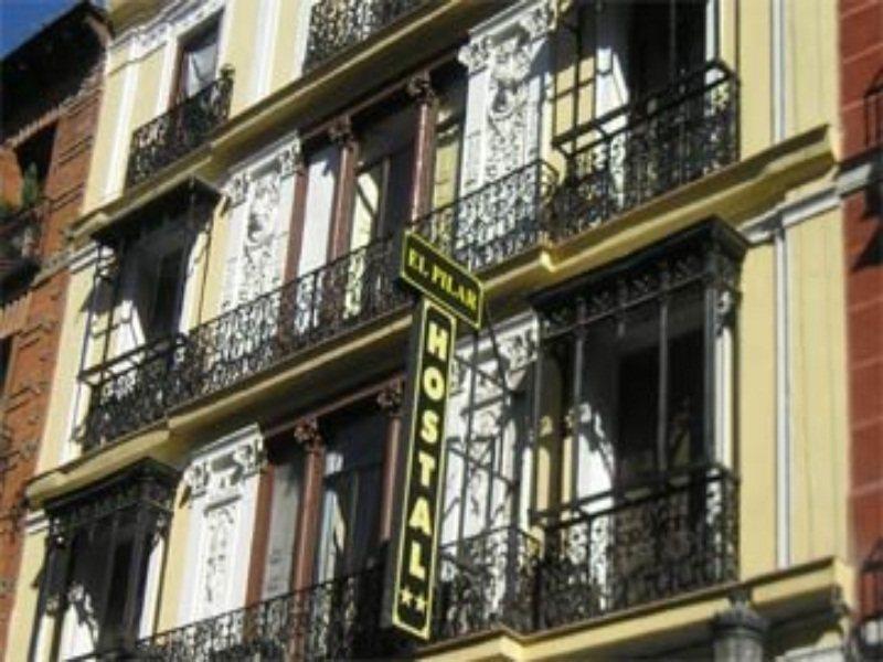 فندق مدريدفي  بيت شباب إل بيلار المظهر الخارجي الصورة