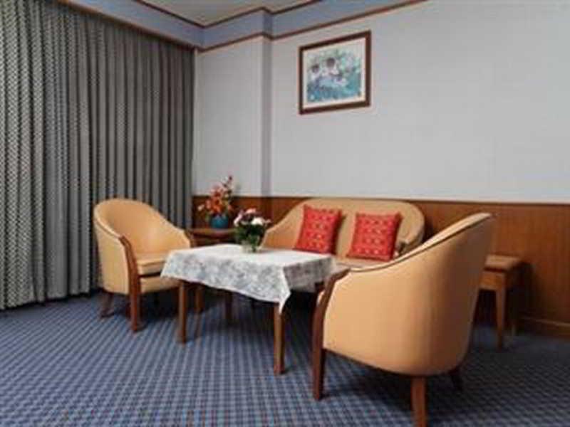 فندق سوراثانيفي  فندق داياموند بلازا، سوراتاني المظهر الخارجي الصورة