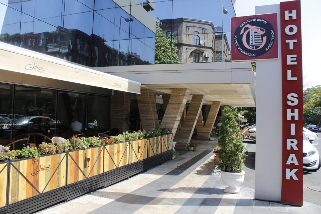 فندق يريفانفي  فندق شيراك المظهر الخارجي الصورة