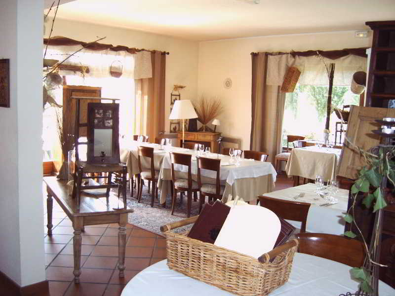 Dieffenthal Hotel Restaurant Le Verger Des Chateaux, The Originals Relais المطعم الصورة