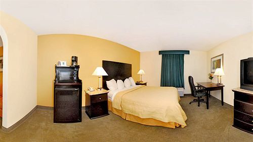 Quality Inn & Suites ويلسون، كارولاينا الشمالية المظهر الخارجي الصورة