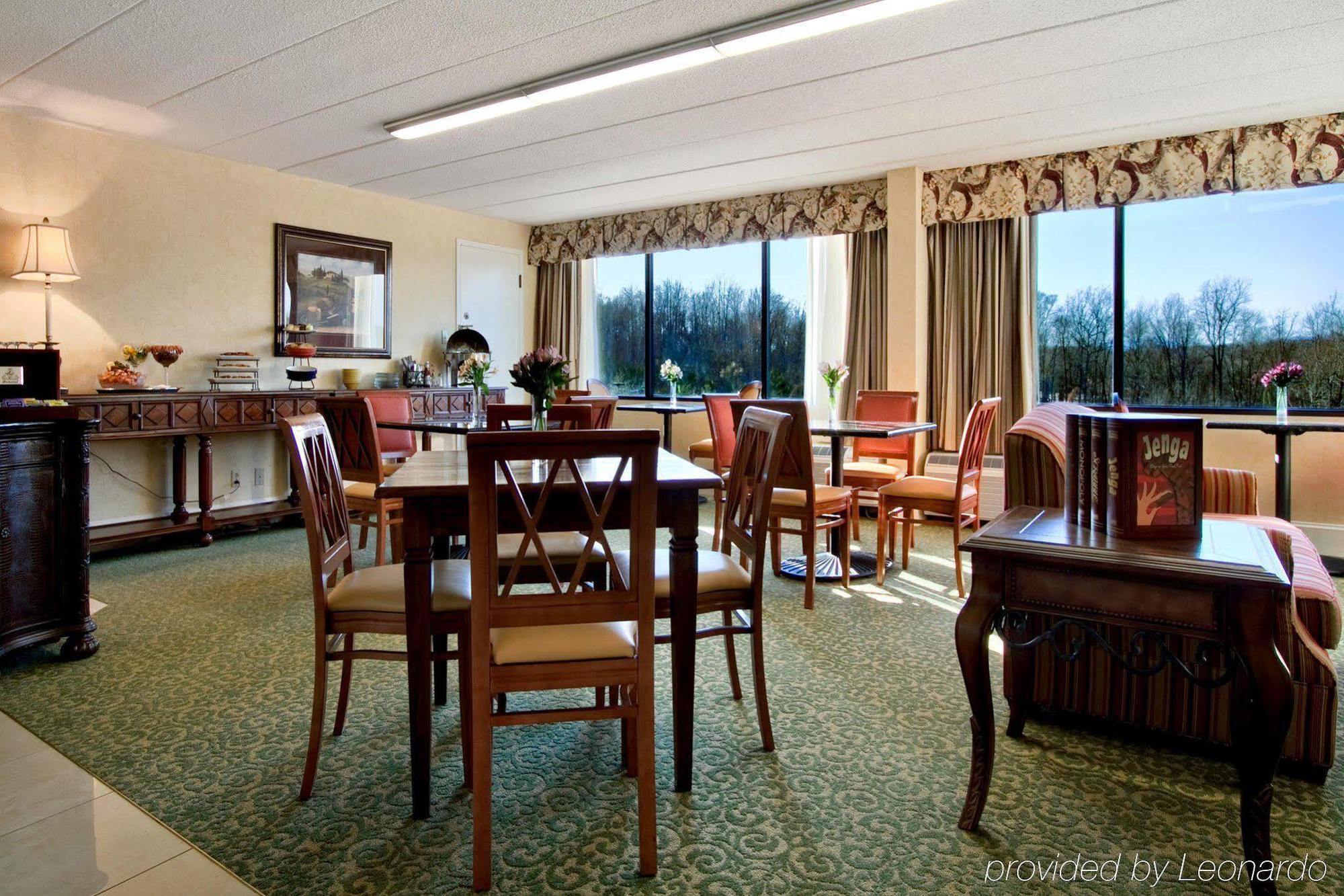 فندق شارلوتسفيل، فيرجينيافي  دبل تري باي هيلتون شارلوتسفيل المظهر الخارجي الصورة