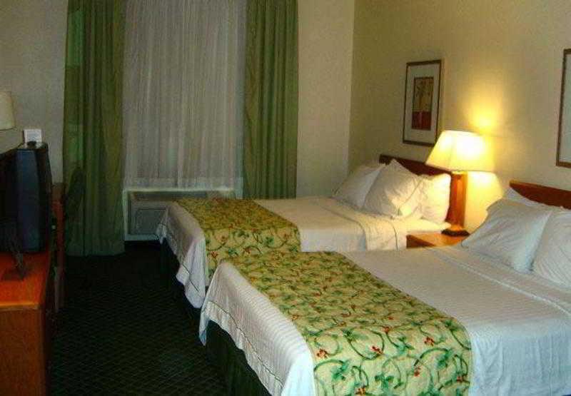فندق فيرفيلد إن مونسي الغرفة الصورة