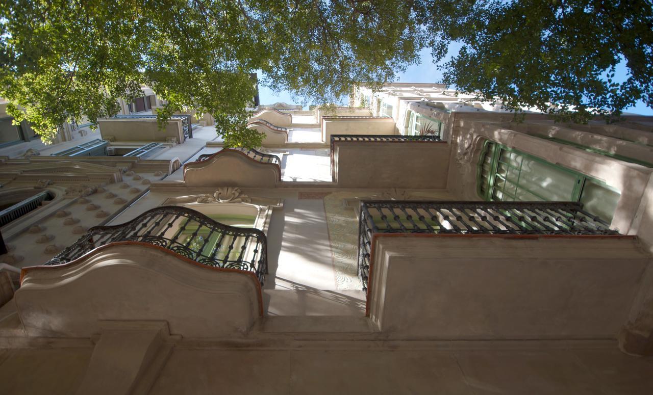 نزل برشلونةفي بيت شباب بلاك سوان المظهر الخارجي الصورة