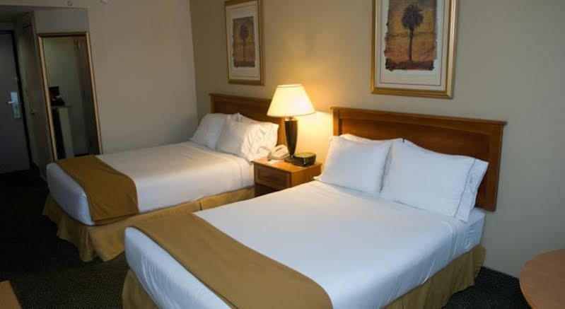 فندق هياليهفي  فندق وأجنحة هوليداي إن إكسبريس ميامي - هيالياه/ميامي لايكس المظهر الخارجي الصورة