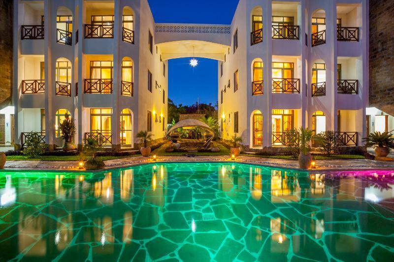 Amani Luxury Apartments شاطئ دياني المظهر الخارجي الصورة