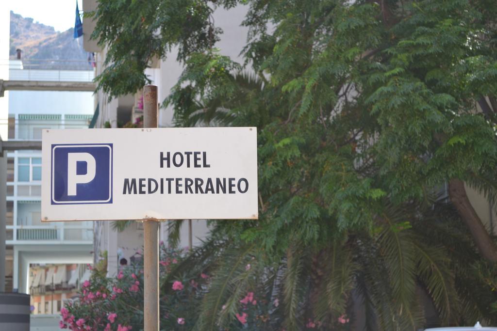 تْشيفالو Hotel Mediterraneo المظهر الخارجي الصورة