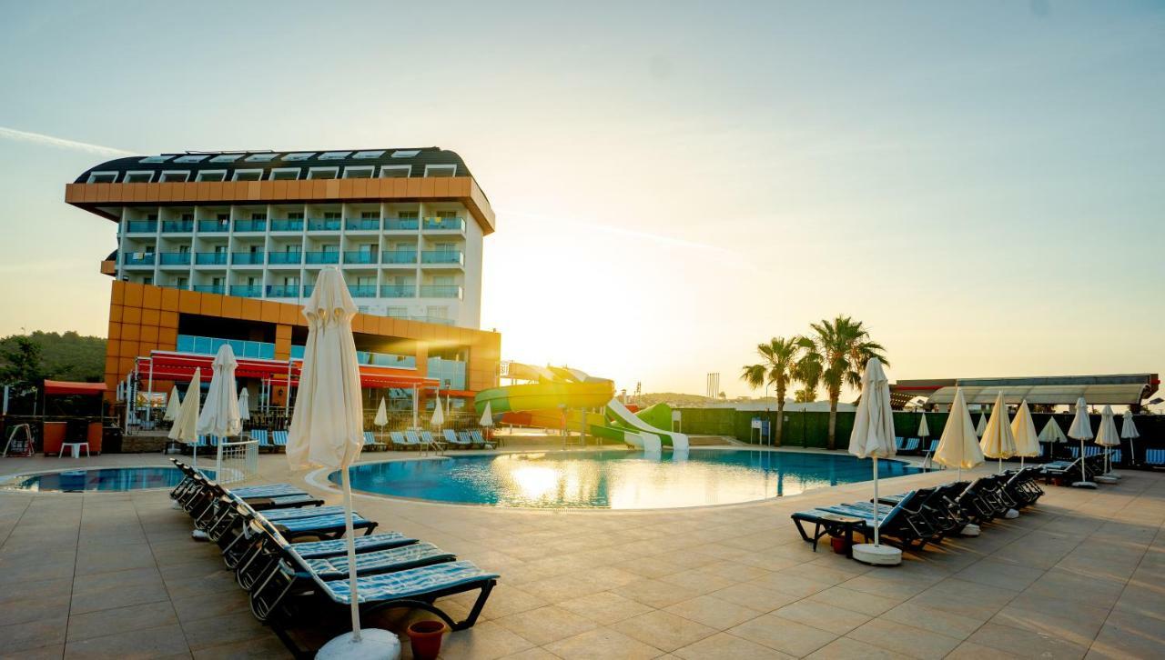 سيدي Throne Beach Resort & Spa المظهر الخارجي الصورة