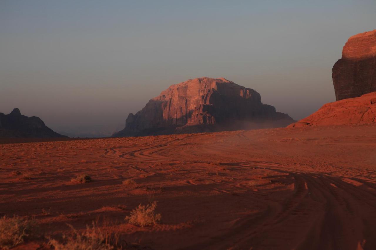 وادي رم Bedouin Expedition المظهر الخارجي الصورة
