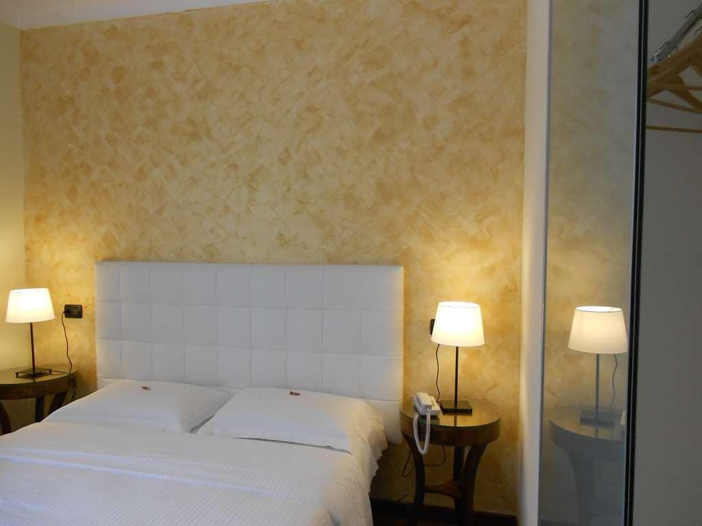 فندق ميرافي  هوتل أيسولا دي كابريرا الغرفة الصورة