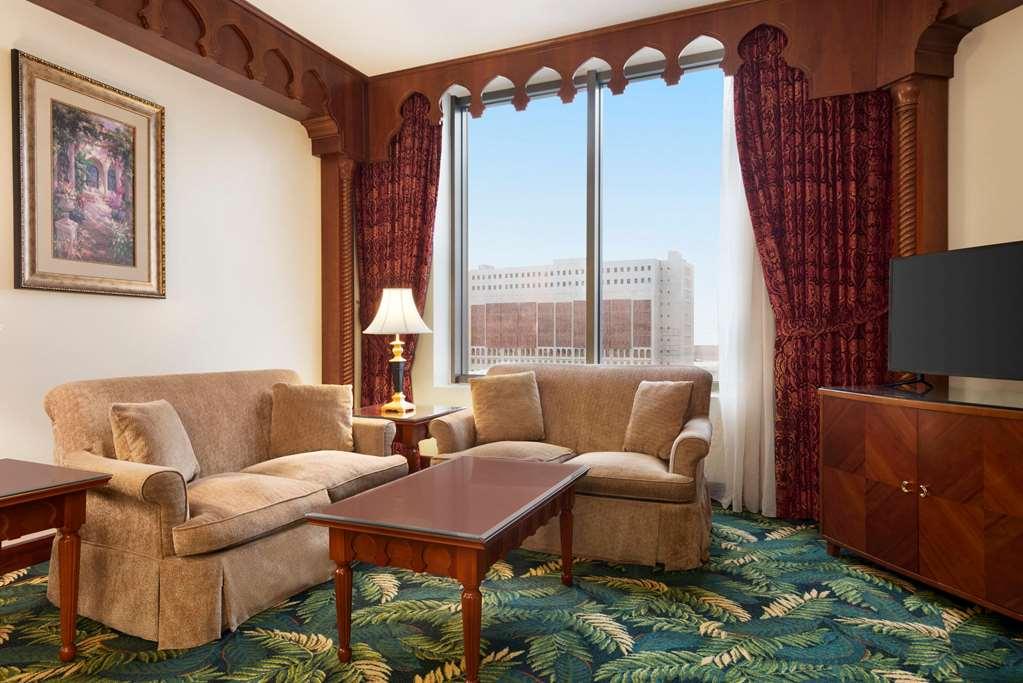 فندق المدينة المنورةفي  Ramada Madinah Al Hamra الغرفة الصورة