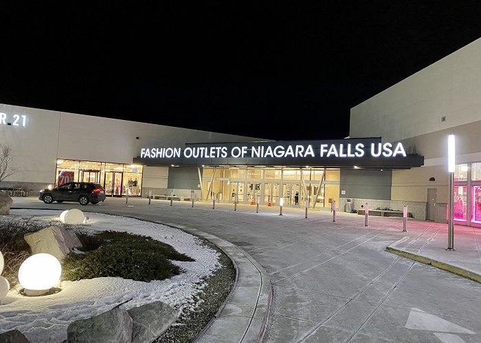 Fashion Outlets of Niagara Falls photo