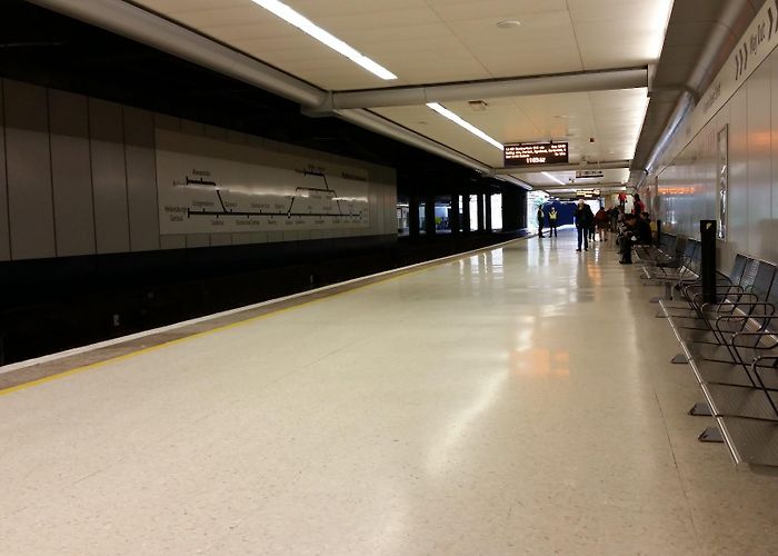 Glasgow Queen Street Station photo