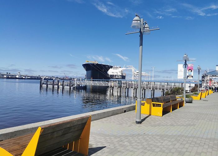 Jack London Square photo