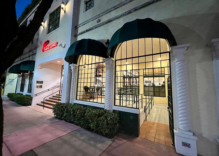 Joe's Stone Crab photo