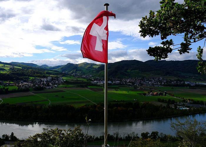 Habsburg Castle Hiking the Habsburger Weg Part 2: From Lenzburg to Brugg – Dutch ... photo