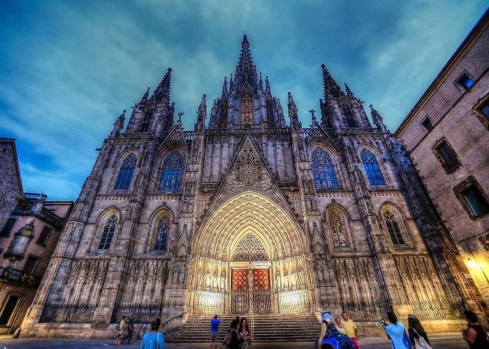 Ciutat Vella/Barri Gotic Tours through the Gothic quarter of Barcelona | Hotel Arc La ... photo