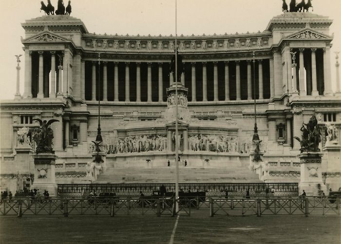 Monument of Vittorio Emanuele II The Monumento Nazionale a Vittorio Emanuele II in Rome, Italy in ... photo