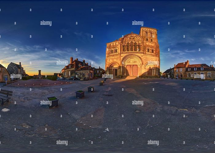 Basilique Sainte Marie-Madeleine Comte de la hi-res stock photography and images - Page 25 - Alamy photo