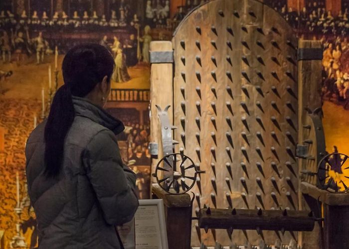 Torture Museum Oude Steen Brugge Foltermuseum 'De Oude Steen' (Torture Museum) | Visit Bruges photo