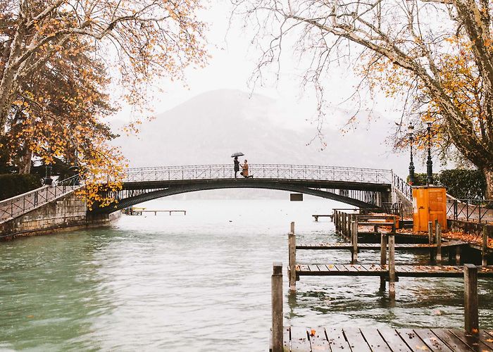 Bridge of Love Our Favourite November Proposal Moments | Flytographer photo