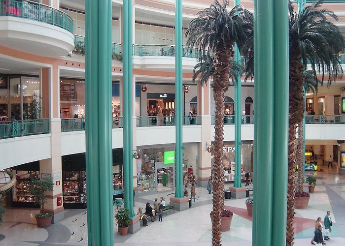 Colombo Shopping Centre Four injured in fire in Colombo mall in Lisbon - Portugal.com photo