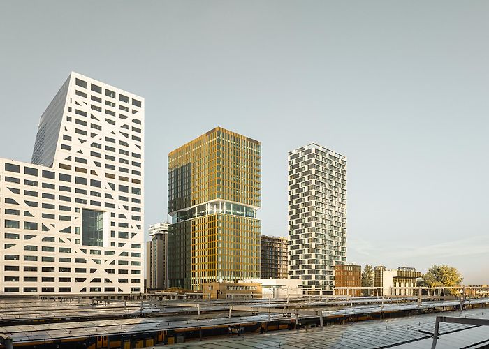 Central Studios B.V. Central Park Office Tower / GROUP A | ArchDaily photo