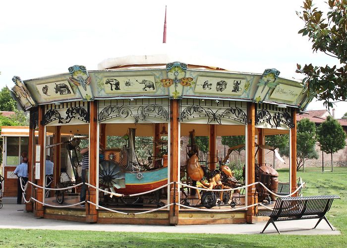 Jardin Raymond VI Jardin Raymond VI in Toulouse: 7 reviews and 32 photos photo