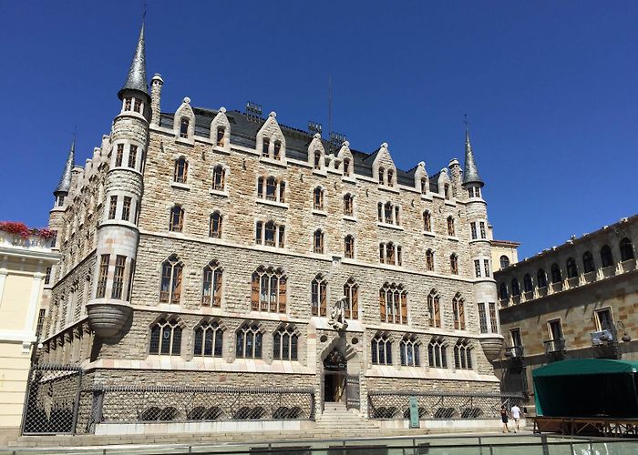 Casa de Botines Casa de los Botines in Leon: 38 reviews and 115 photos photo