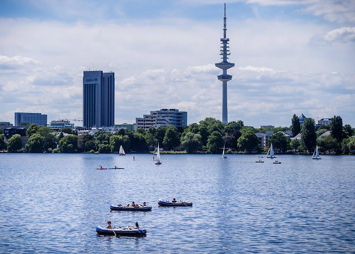 Alster Boat Rentals On the Alster Lake - hamburg.com photo
