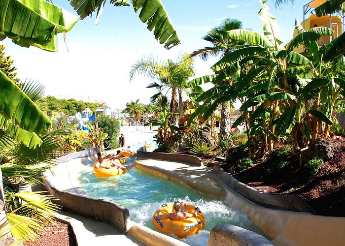 Aquopolis La Pineda Refresh yourself at the Aquopolis Water park in La Pineda photo
