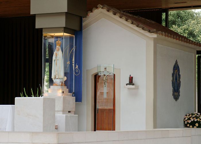 Chapel of the Apparitions Chapel of the Apparitions - Fátima | VISITFATIMA photo