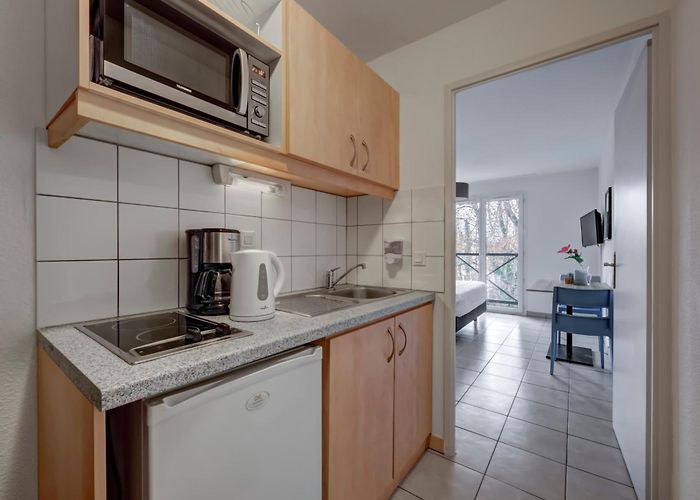 Divonne-les-bains thermal center Zenitude Hôtel-Résidences L'Orée du Parc, Divonne-les-Bains : -32 ... photo