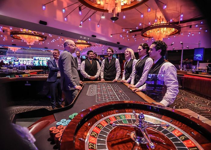 Holland Casino Enschede Holland Casino Enschede vereerd met bezoek burgemeester Bleker photo