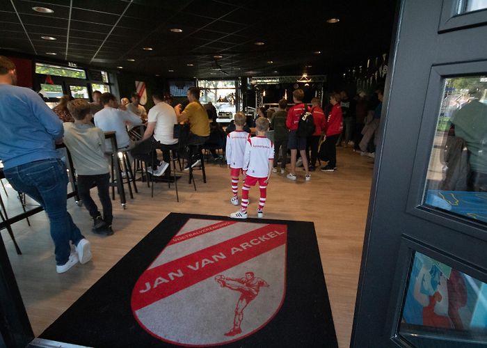 Jan van Arckel Renovatie kantine vv Jan van Arckel was 'hoog tijd' (met foto's) photo