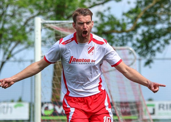 Jan van Arckel Jan van Arckel neemt in Ammerzoden met twaalf treffers afscheid ... photo