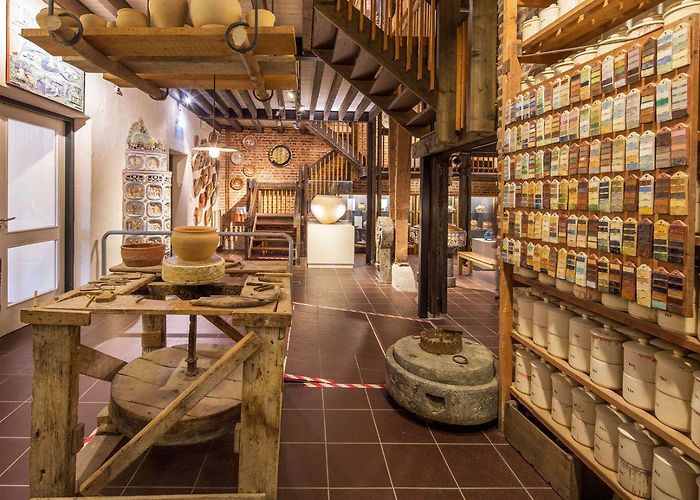 Keramiekcentrum Tiendschuur Keramiekmuseum Tiendschuur (Tegelen) - Visitor Information & Reviews photo