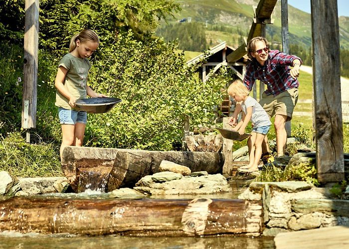 Hochalmbahn Take the lift up the mountain » SalzburgerLand.com photo