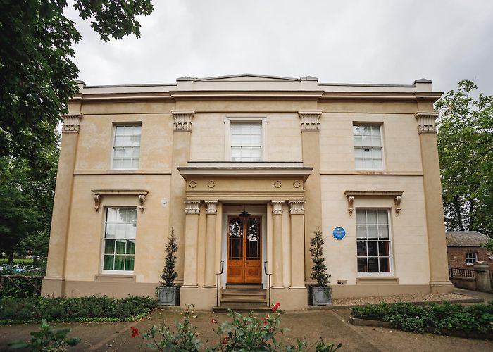 Elizabeth Gaskell's House Visit |Elizabeth Gaskell's House - Historic Houses | Historic Houses photo